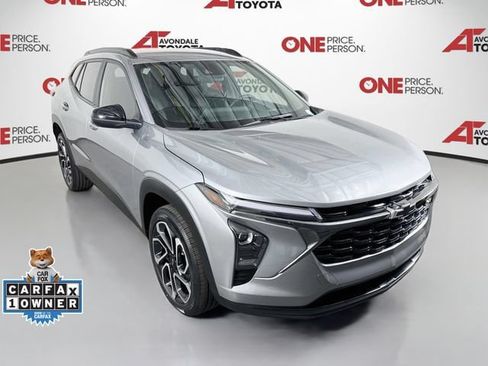 Used 2025 Chevrolet Trax RS w/ Driver Confidence Package FWD image 1