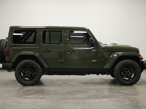Used 2023 Jeep Wrangler Altitude image 9