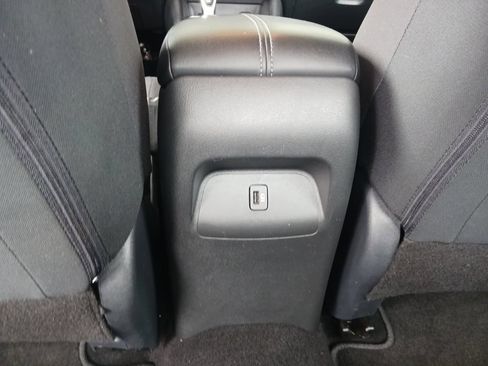 Used 2025 Nissan Sentra SV FWD image 22