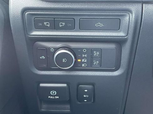 Used 2022 Ford F150 Lariat w/ Trailer Tow Package image 25