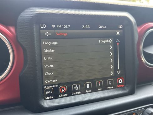 Used 2022 Jeep Gladiator Rubicon w/ LED Lighting Group AWD/4WD image 16