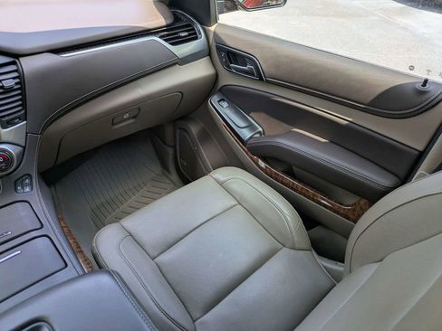 Used 2020 Chevrolet Tahoe Premier AWD/4WD image 17