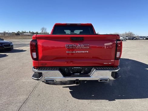 New 2026 GMC Sierra 1500 SLE image 4