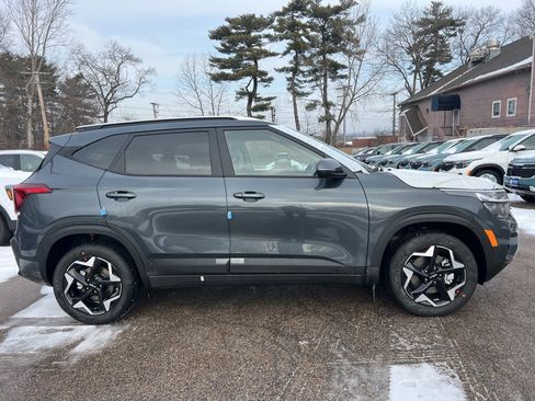 New 2026 Kia Seltos S image 4