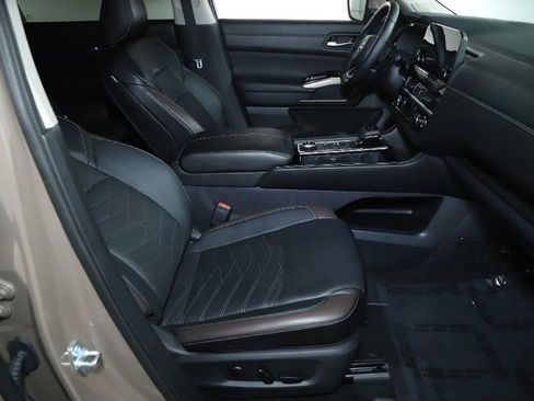 Certified 2024 Nissan Pathfinder Platinum w/ Cargo Package image 39