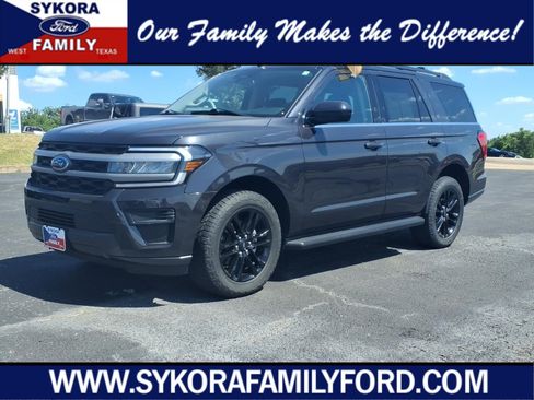 Certified 2024 Ford Expedition XLT RWD image 1