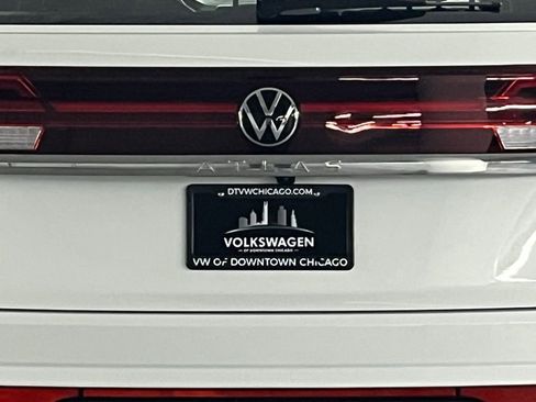 Used 2025 Volkswagen Atlas Cross Sport SE image 34