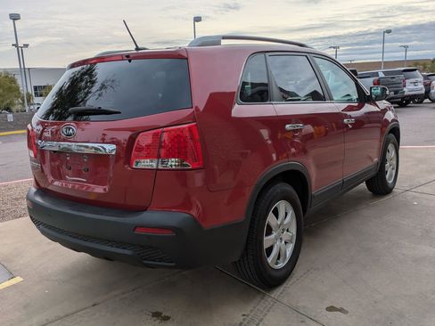 Used 2011 Kia Sorento LX w/ Convenience Pkg image 5