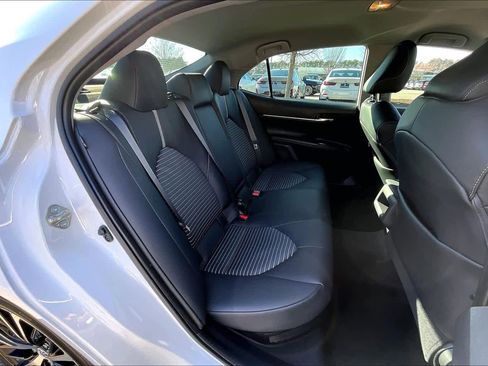 Used 2020 Toyota Camry SE image 19