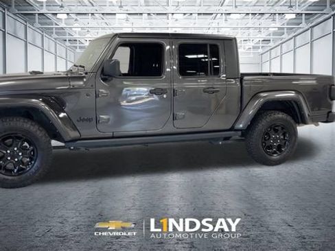 Used 2023 Jeep Gladiator Sport AWD/4WD image 6
