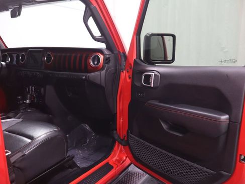 Certified 2018 Jeep Wrangler Unlimited Rubicon w/ Safety Group image 14