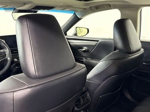 Used 2022 Lexus ES 300h w/ Premium Package image 24