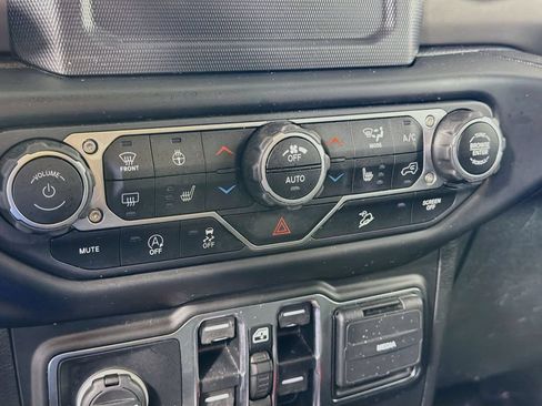 Used 2021 Jeep Wrangler Unlimited Sport AWD/4WD image 16