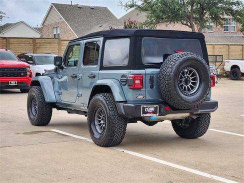 Used 2024 Jeep Wrangler Unlimited w/ Convenience Group AWD/4WD image 3