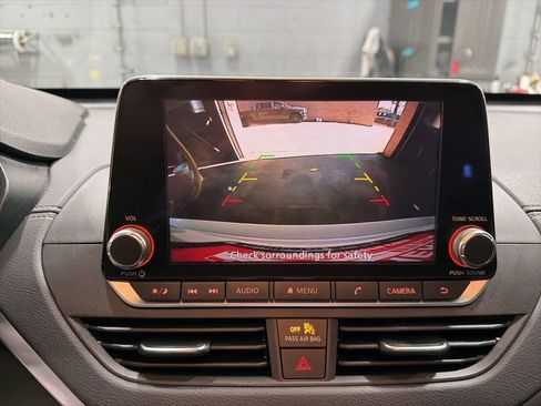 Used 2019 Nissan Altima 2.5 SV image 19