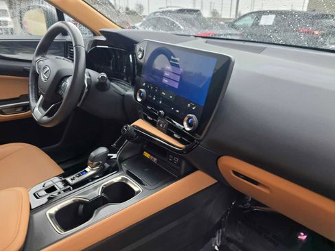 Used 2025 Lexus NX 350h AWD w/ Premium Package image 12