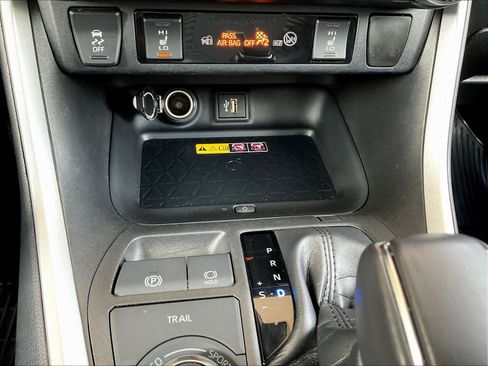 Used 2023 Toyota RAV4 XSE AWD/4WD image 15