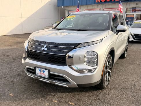 Used 2024 Mitsubishi Outlander Ralliart image 4