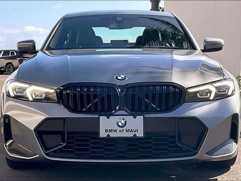 Used 2023 BMW 330i Sedan w/ M Sport Package RWD image 3
