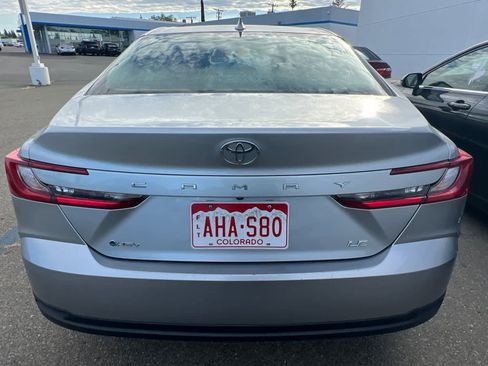 Used 2025 Toyota Camry LE image 5