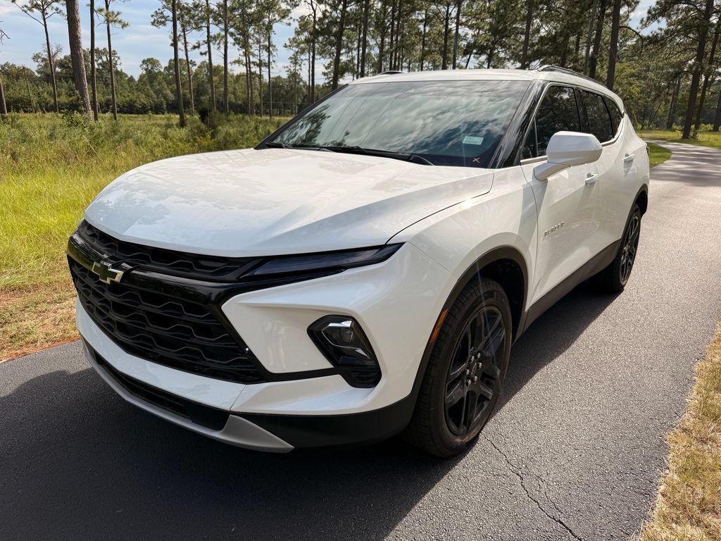 New 2026 Chevrolet Blazer LT w/ Convenience Package FWD image 1