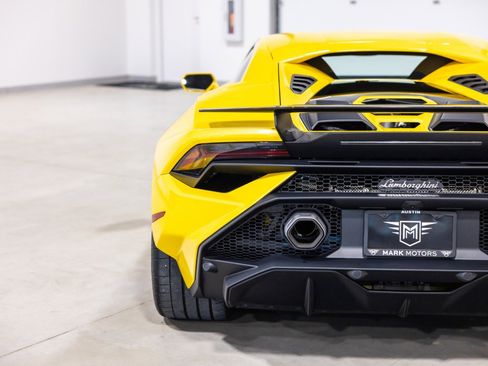 Used 2023 Lamborghini Huracan Tecnica RWD image 14