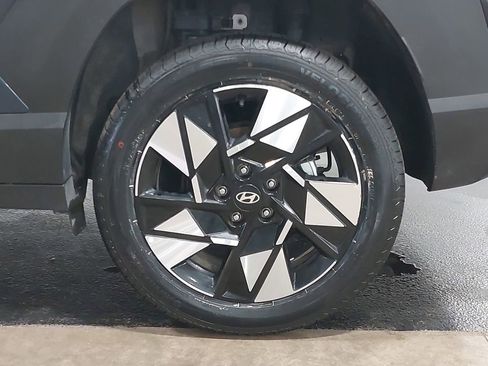 Certified 2025 Hyundai Kona SEL image 32