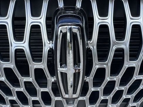 New 2026 Lincoln Corsair Premiere FWD image 7