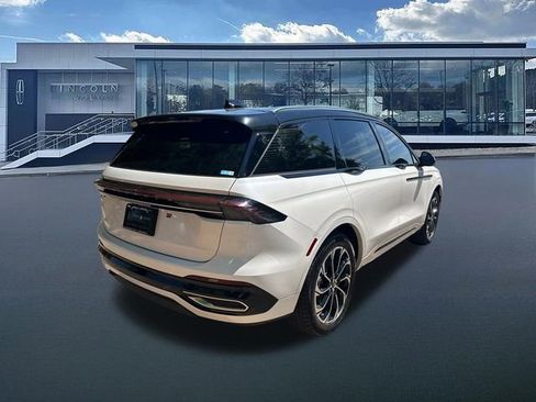 New 2026 Lincoln Nautilus Reserve AWD/4WD image 8