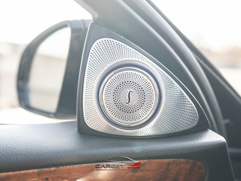 Used 2017 Mercedes-Benz E 300 4MATIC w/ Premium 2 Package image 38