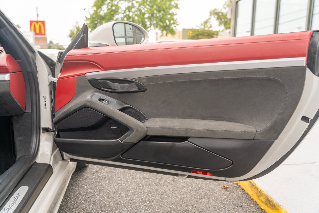Used 2022 Porsche 718 Boxster Spyder RWD image 18