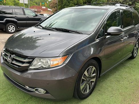 Used 2015 Honda Odyssey Touring image 3