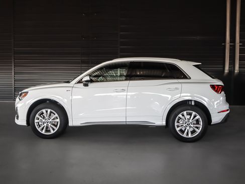 New 2025 Audi Q3 2.0T Premium image 14