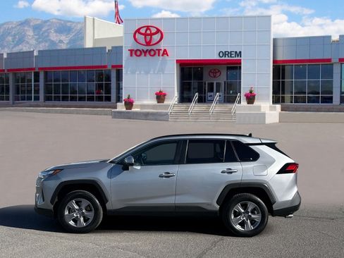 Used 2022 Toyota RAV4 XLE w/ Convenience Package AWD/4WD image 6