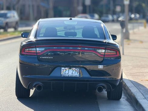 Used 2015 Dodge Charger SE w/ Sport Appearance Group RWD image 3