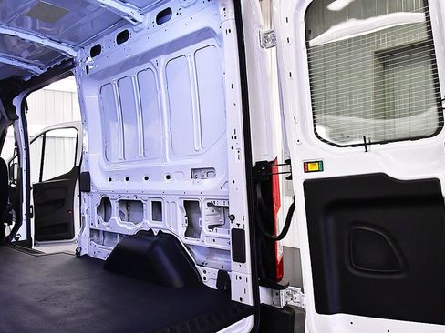 New 2026 Ford Transit 250 148 Medium Roof Extended AWD image 32