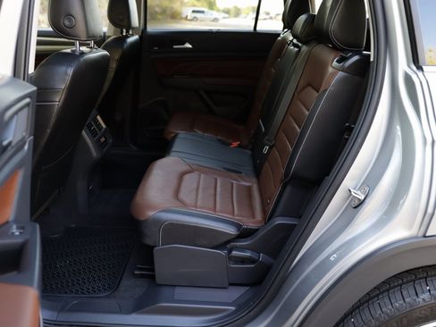 Used 2022 Volkswagen Atlas SEL Premium image 31