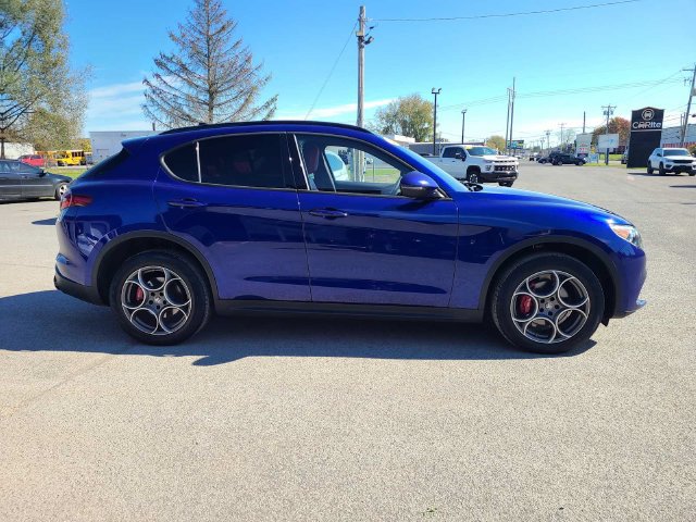 Used 2023 Alfa Romeo Stelvio Sprint AWD/4WD image 5