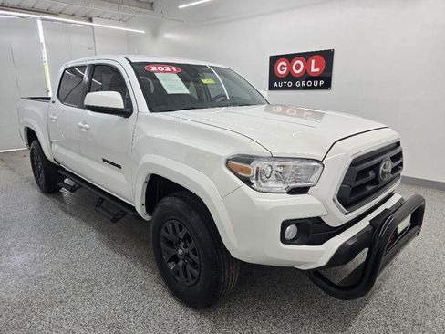 Used 2021 Toyota Tacoma SR5 RWD image 1