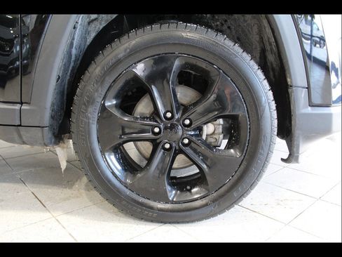 Used 2020 Jeep Compass Latitude AWD/4WD image 10