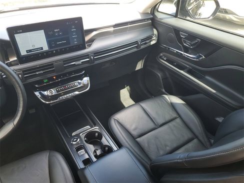 Certified 2024 Lincoln Corsair Reserve w/ Equipment Group 201A image 17