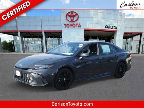 Certified 2025 Toyota Camry SE image 1