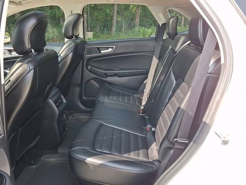 Used 2019 Ford Edge SEL w/ Equipment Group 201A AWD/4WD image 10