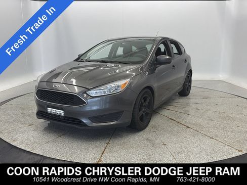 Used 2018 Ford Focus SE FWD image 1