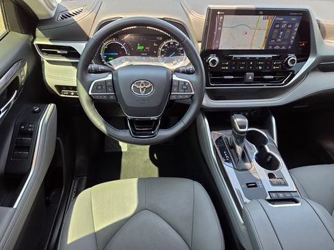 Used 2020 Toyota Highlander Platinum AWD/4WD image 13