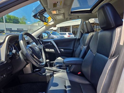 Used 2014 Toyota RAV4 Limited w/ Technology Package AWD/4WD image 14
