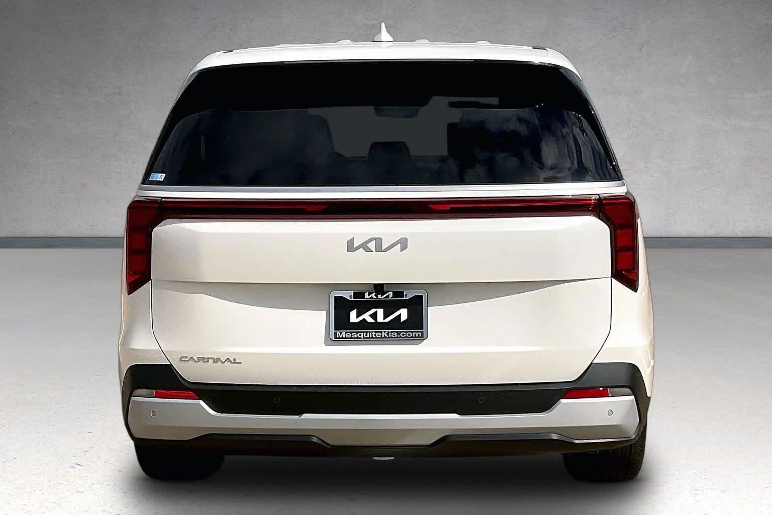Certified 2026 Kia Carnival FWD image 5