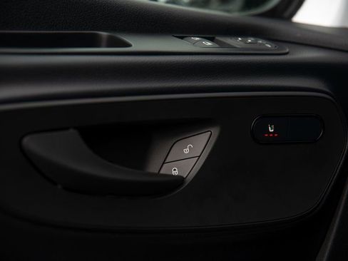 Used 2025 Mercedes-Benz Sprinter 2500 image 23