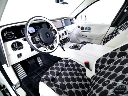 Used 2026 Rolls-Royce Cullinan image 4