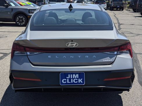 Used 2024 Hyundai Elantra Limited FWD image 3